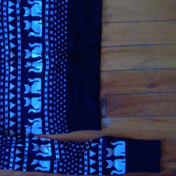 Sweater (fits an XS) - Picture 3 of 5